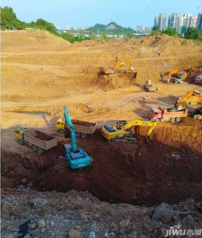 南充绿地城双子塔最新工程进度,已开挖地基,南