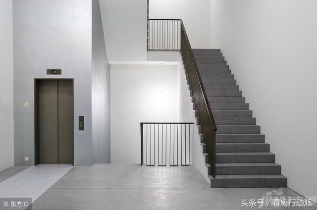 住楼梯房好还是住电梯房好?看一看过来人怎么