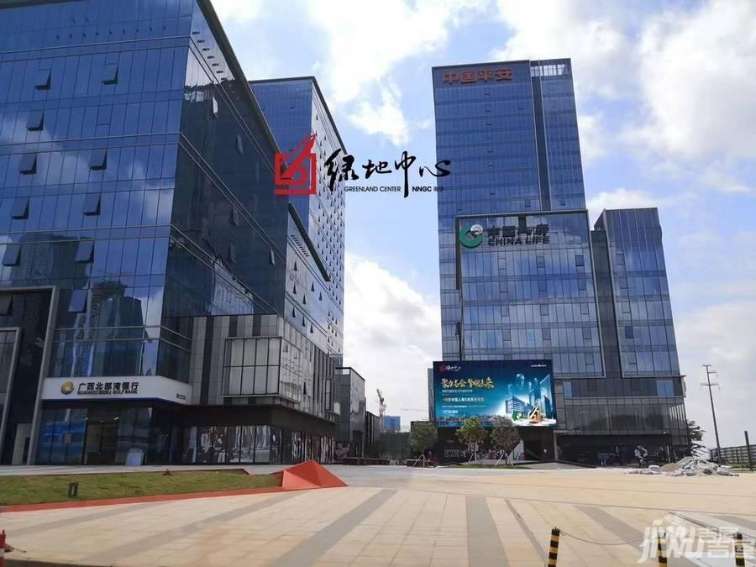 南宁五象绿地中心,五象绿地中心电话,在哪买写字楼投资好?