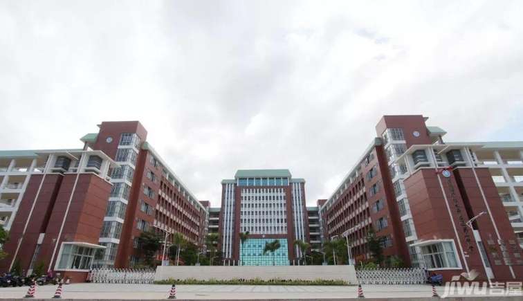 湛江市开发区第一中学  > > >