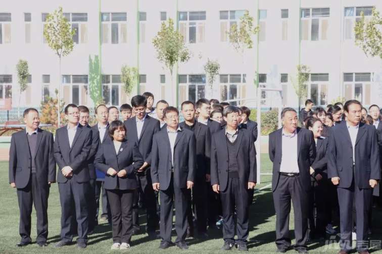 运城新康国际实验学校:初中部升旗仪式