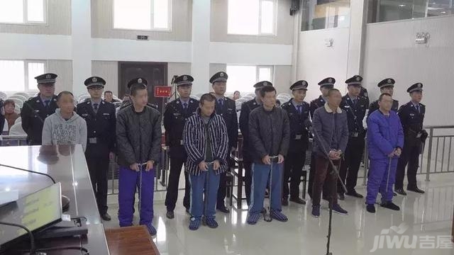 万荣法院公开宣判兰某红等八被告人恶势力犯罪案件