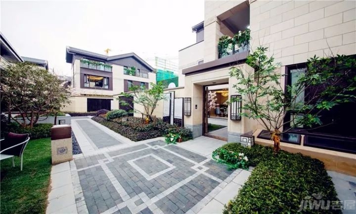 亦是身份和品味的象征  ◎ 示意图 翻阅南阳城市版图,麒麟湖赫然跃入