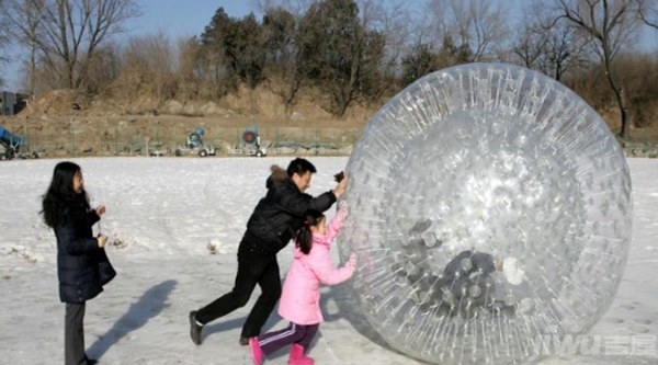 雪地悠波球