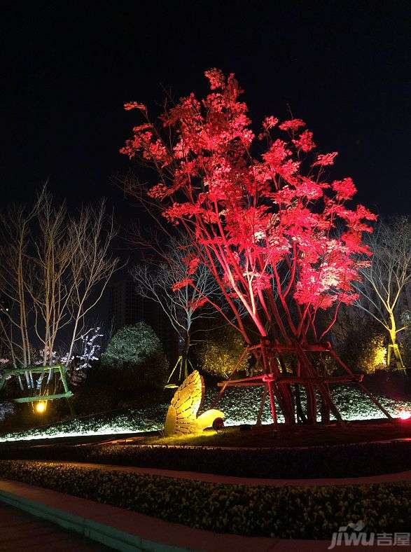 园林社区,山川花园里带你体验比夜色更迷人的夜景