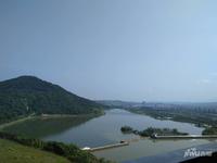 千里湖山实景图图片