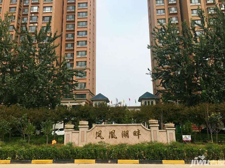 运城凤凰湖畔地处东花园之侧,环境优美,二期凤凰养生谷以康养为主题